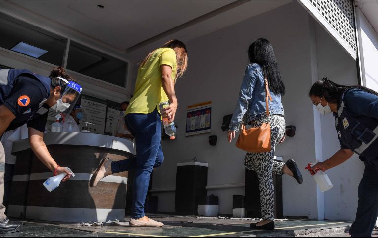 Este acuerdo establece como parte de las sugerencias la eliminación del uso de tapetes sanitarios, así como de filtros sanitarios. SUN / ARCHIVO