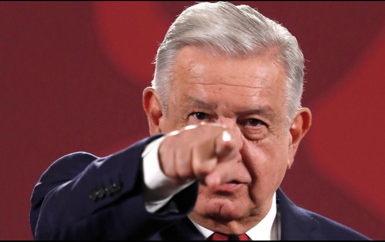 López Obrador criticó que en la oposición hay 38 aspirantes, por lo que cuestionó 