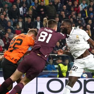 ¡Nunca mueren! Real Madrid rescata el empate y clasifica a Octavos