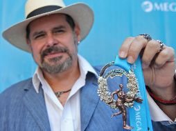 El artista plástico Sergio Garval se encargó de darle vida a esta medalla. EL INFORMADOR/A. Camacho