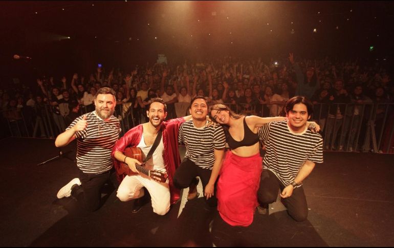 La Isla Centeno se ha mantenido más que activa en las tarimas, llegando a grandes escenarios como la pasada edición del Vive Latino 2022. CORTESÍA