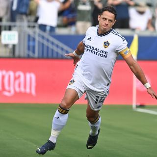 ¡Todos lo ven, menos el Tata! "Chicharito" es nominado para ser MVP de la MLS