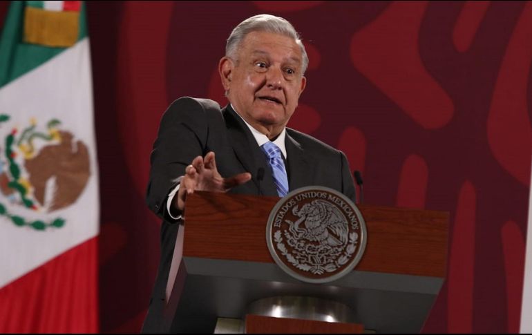 López Obrador recuerda que siendo opositor con el escritor José María Pérez Gay decidieron tomarse un café y comer un pan y al momento de pagar dijeron 