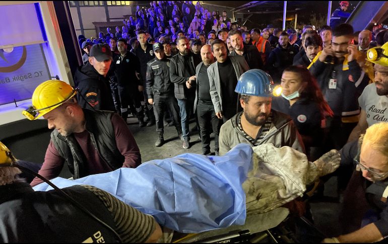 110 mineros estaban trabajando en un pozo de una mina de carbón de Amasra en Bartin, y al menos 14 de ellos han perdido la vida. EFE