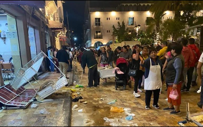 El accidente ocurrió en San Juan de los Lagos en un punto donde había personas y puestos de vendimia. ESPECIAL