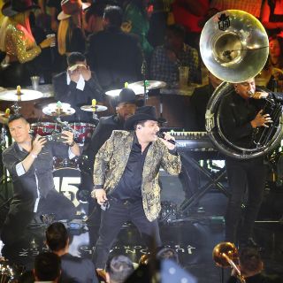 Julión Álvarez tiene gran regreso al palenque de las Fiestas de Octubre