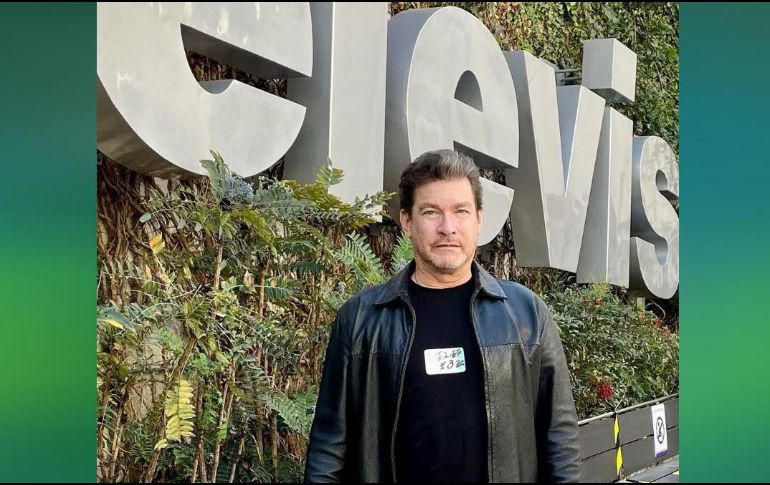 El apoyo de su hijo y de su esposo han sido vitales para que Sebastián Ligarde enfrente esta amarga experiencia. INSTAGRAM / sebastianligardeoficial