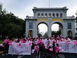 El contingente partió del cruce de las avenidas Federalismo e Ignacio L. Vallarta culminando el recorrido de 3 kilómetros en los Arcos de Guadalajara. ESPECIAL / Secretaría de Salud Jalisco