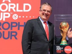 El canciller se mostró contento con la llegada de la copa que recibirá el campeón de la próxima justa mundialista y hasta aseguró que 