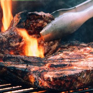 Viral: Hace una carnita asada y sus vecinos llaman... ¡A los bomberos! (VIDEO)