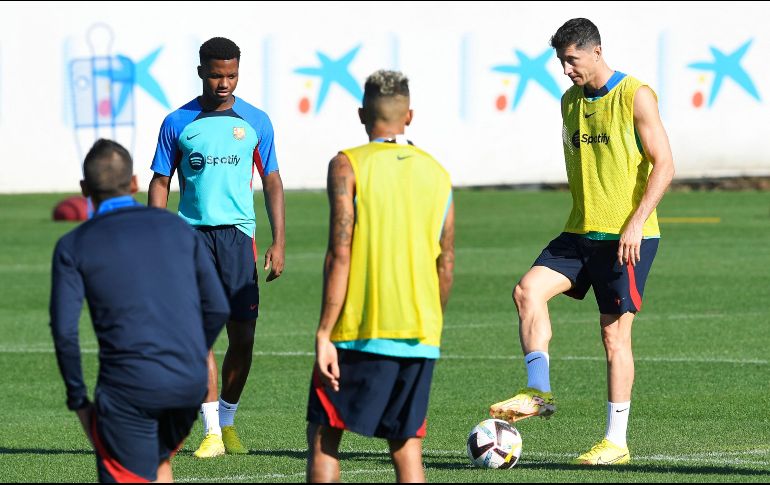 Robert Lewandowski jugará su primer Clásico de España en la casa del Real Madrid. AFP/P. Barrena