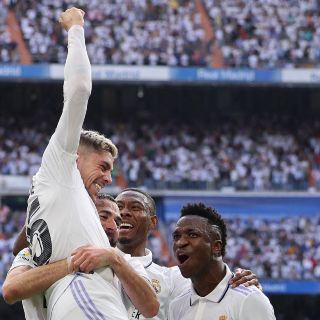 ¡Baile merengue! Real Madrid derrota al Barcelona y es líder del torneo