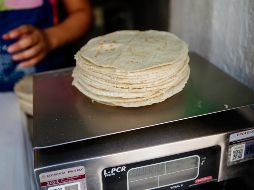 El precio de la tortilla ha ido en aumento debido a que las materias primas también subieron. EL INFORMADOR/ ARCHIVO