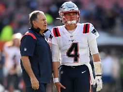Zappe completó 24 de 34 pases una semana después de que lanzó 188 yardas y un touchdown en su primer juego como titular. AFP/N. Cammett