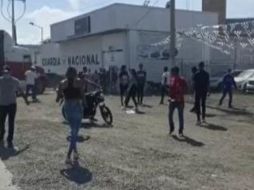 La tarde de este domingo ocurrió una balacera en una protesta que se realizaba afuera de las instalaciones de la Guardia Nacional en Ocotlán. ESPECIAL