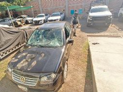 Asegura la Guardia Nacional que los disparos fueron para disuadir la manifestación; este auto habría sido vandalizado por los civiles. ESPECIAL