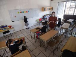 La SEJ advirtió que entre los protocolos que continuarán serán la responsabilidad de madres, padres y personas tutoras a mantener monitoreada la salud desde casa. EL INFORMADOR / ARCHIVO