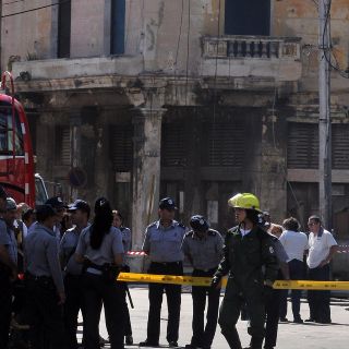 Muere una niña tras derrumbe de edificio en La Habana