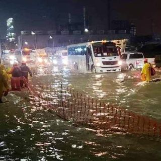 Refinería Dos Bocas se inunda y critican en redes la megaobra de López Obrador