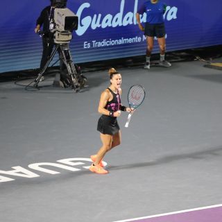 ¡Alto voltaje! Maria Sakkari se impone ante Marta Kostyuk en un duelo lleno de fricción