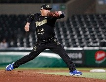 Javier Solano lanzó seis entradas y se anotó la victoria. TWITTER/charrosbeisbol