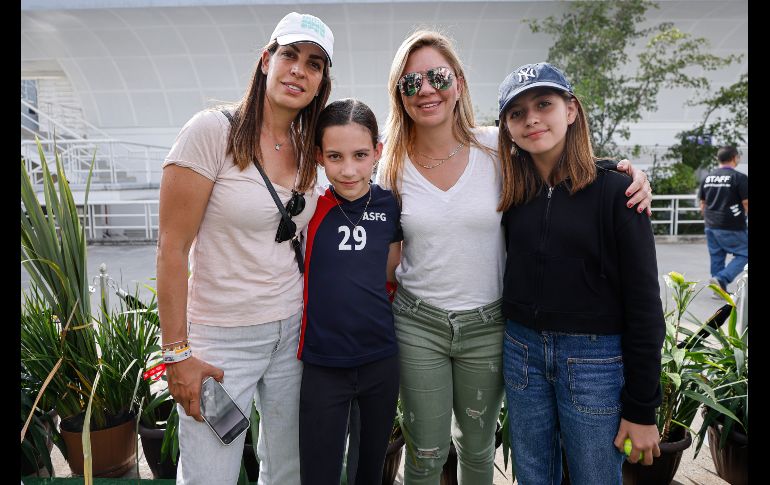 Daniela Ibargüengoitia, Luciana González, Cintya González y Constanza Espinoza. ESPECIAL