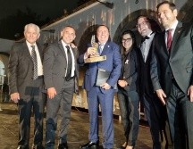 Enrique Michel fue galardonado en un evento realizado en el Hospicio Cabañas. EL INFORMADOR/J. Velasco