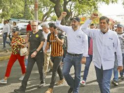 El rector Ricardo Villanueva caminó codo a codo con los miembros del Consejo General Universitario rumbo a Casa Jalisco para  entregar un oficio al gobernador y exponer la situación de la UdeG. ESPECIAL