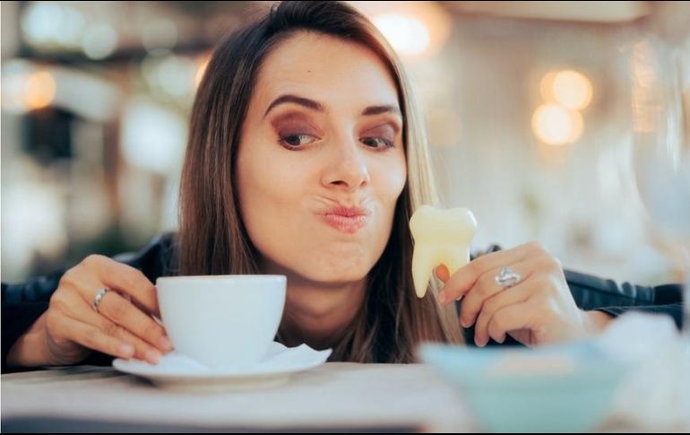 Tomar café o cuidar los dientes para que no se manchen: ¿una dicotomía real o falsa? GETTY IMAGES
