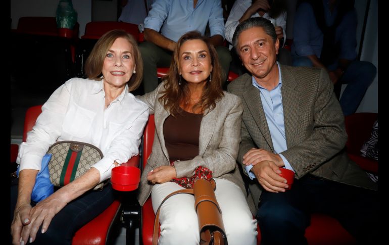 Conchita Covarrubias, Pilar Covarrubias y Guillermo Martínez. GENTE BIEN JALISCO/ Claudio Jimeno