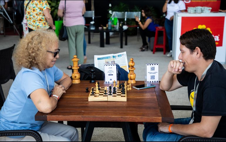 Día Platino celebró su primera edición el pasado 15 de octubre con la participación de dos mil personas. ESPECIAL.