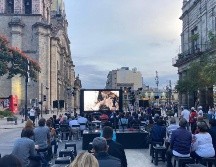 En esta función inaugural estuvieron presentes el director Juan Carlos Rulfo, así como el investigador Guillermo Vaidovits, quienes al término de la proyección conversaron sobre el proceso de realización de esta serie documental. CORTESÍA