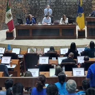 Abandonan PAN, PRI y Hagamos sesión del Congreso; acusan pacto entre Morena y MC