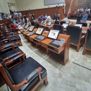 Frenan ajuste a nueva Ley de Movilidad para suprimir multa por fumar al manejar