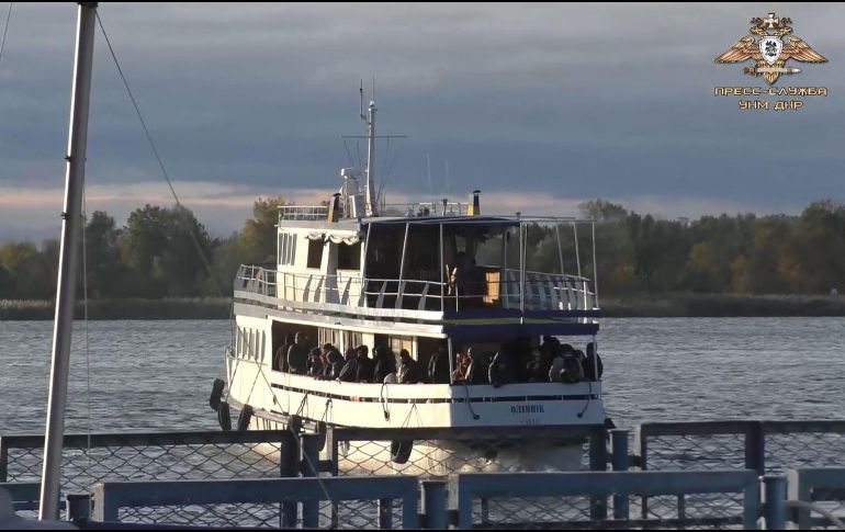 El río Dniéper ocupa un lugar destacado en la batalla regional porque cumple funciones cruciales, como cruces para suministros, soldados y civiles. AFP/DNR