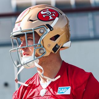 NFL: McCaffrey podría debutar mañana con los 49ers
