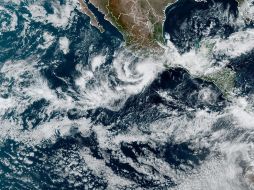 Autoridades invitan a mantenerse informados mediante los canales oficiales sobre la trayectoria y evolución del huracán 