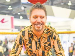 Óscar Fernández. El autor exploró a fondo el mundo de la lucha libre mexicana para darle forma a este texto. ESPECIAL