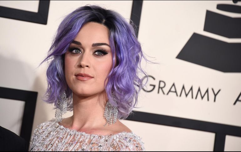 Algunos opinan que el comportamiento de Katy Perry tiene meros fines publicitarios. AP/ARCHIVO