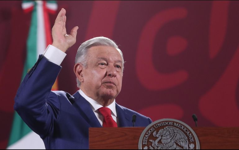 López Obrador señala que para la aerolínea 