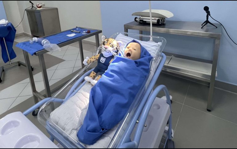 El Centro de Simulación cuenta con cuatro escenarios clínicos: consulta externa, neonatología, trabajo de parto y área de urgencias. ESPECIAL
