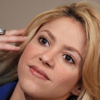 Exsuegra de Shakira habla bien de nueva novia de Piqué