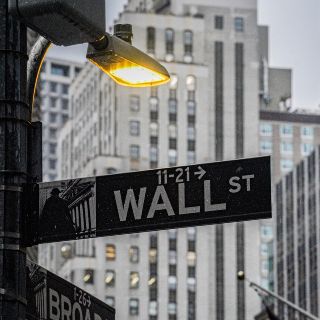 Wall Street cierra en verde y el Dow Jones sube un 1.07%