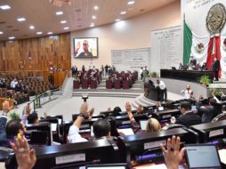 La reforma fue avalada con 38 votos a favor, nueve en contra y una abstención. TWITTER/@legisver