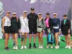 Alicia Damy, Sandra López, Yasmín Damy, José Luis Clerc, Lorena Esquer, Gaby Orozco, Karla García y Gabriela Palafox. GENTE BIEN JALISCO/Tony Martínez