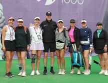 Alicia Damy, Sandra López, Yasmín Damy, José Luis Clerc, Lorena Esquer, Gaby Orozco, Karla García y Gabriela Palafox. GENTE BIEN JALISCO/Tony Martínez