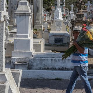 Día de Muertos: Exceso de mortalidad en México fue de 47% durante 2020 y 2021
