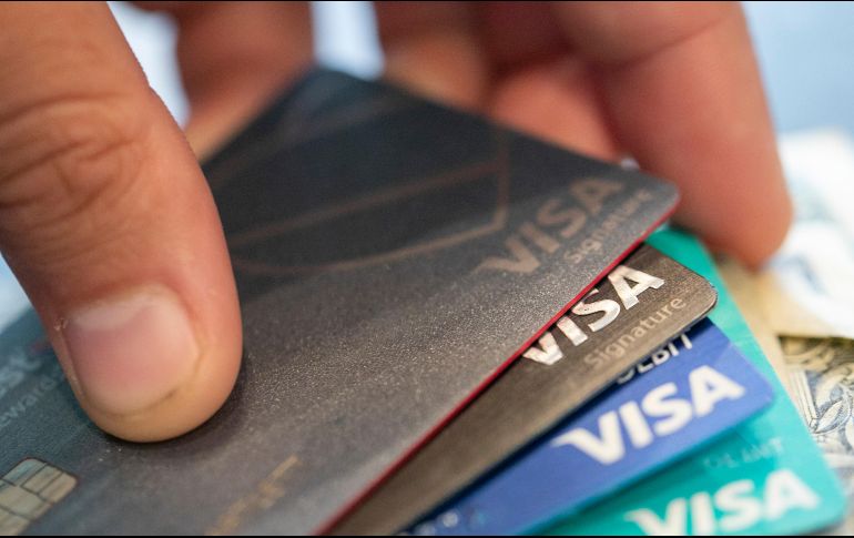 Tan sólo en septiembre pasado, los usuarios pagaron 125 mil 816 millones de pesos con sus tarjetas, lo que representó un incremento de 22.9 por ciento. AP/ARCHIVO