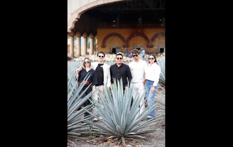 Karol Karg, Juanca Amezcua, Cesar Ponce, Pau Joanmiquel Vilanova y Andrea Velasco. GENTE BIEN JALISCO/ Claudio Jimeno