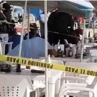 Asesinan a balazos a dos turistas en una palapa ubicada en el Malecón de Mazatlán